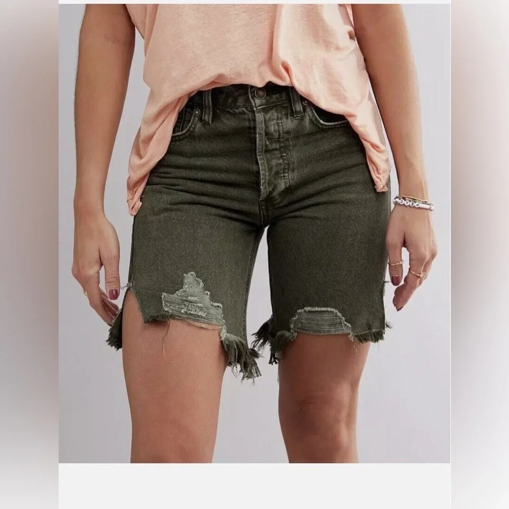 We The Free Sequoia Green Distressed Denim Shorts high rise size 30 100% Cotton - Picture 2 of 11